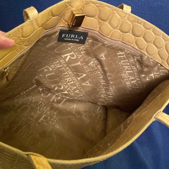 Vintage Furla Tote Handbag, 11.5”X 16”, Some wear/rubbing on the bottom corners. - Picture 8 of 13